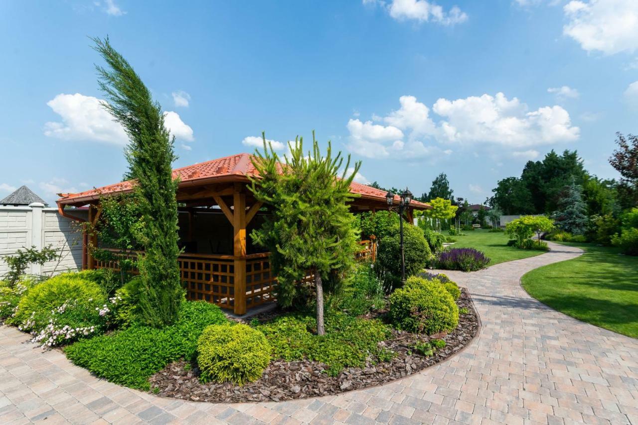 Villa Ephelia Dunajska Streda Exterior photo